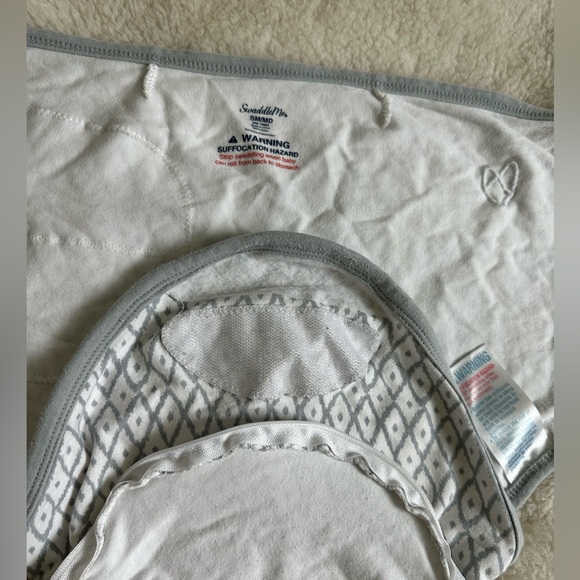 Swaddle Me Swaddle, gray & white, zip bottom - Picture 6 of 14